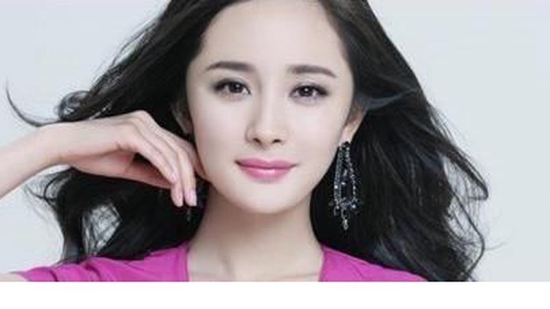 杨幂新剧《生万物》床戏惹争议，打破舒适区引爆全网